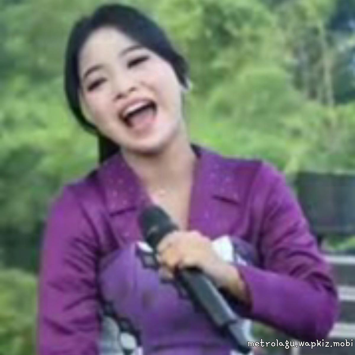 Cover album Bukit Berbunga - Mahesa Music dari Ayu Cantika di Matikiri