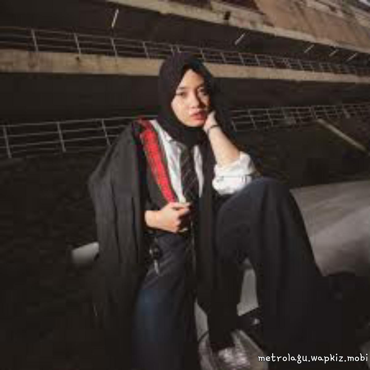 Cover album Biar Kusimpan Sendiri dari Hanin Dhiya di Matikiri
