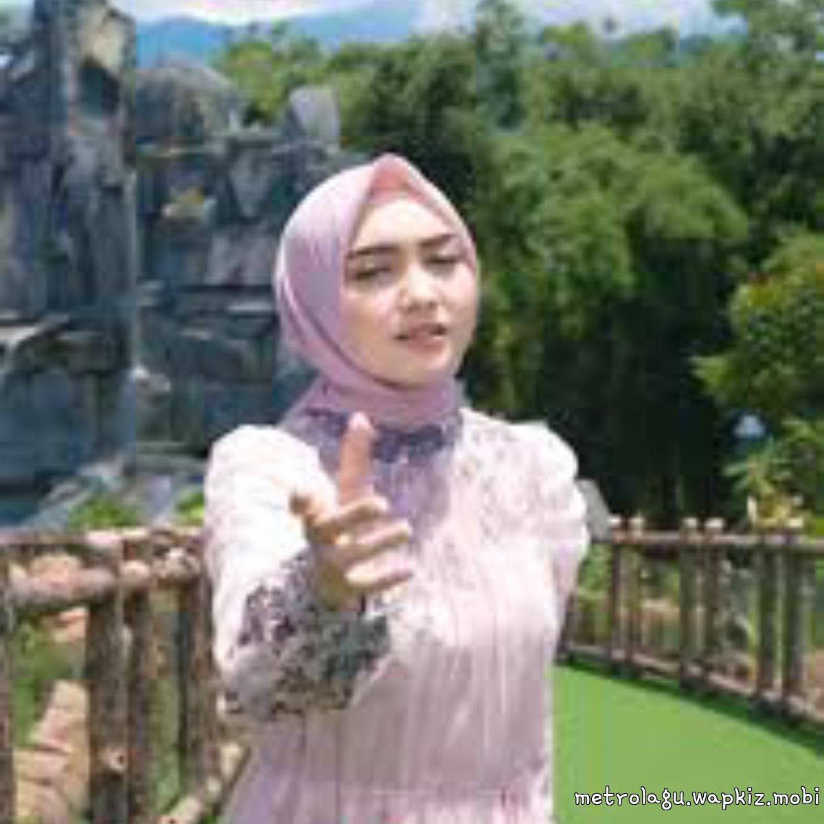 Cover Jihan Audy - Keramat Dunia Cover album Keramat Dunia dari Jihan Audy di Matikiri