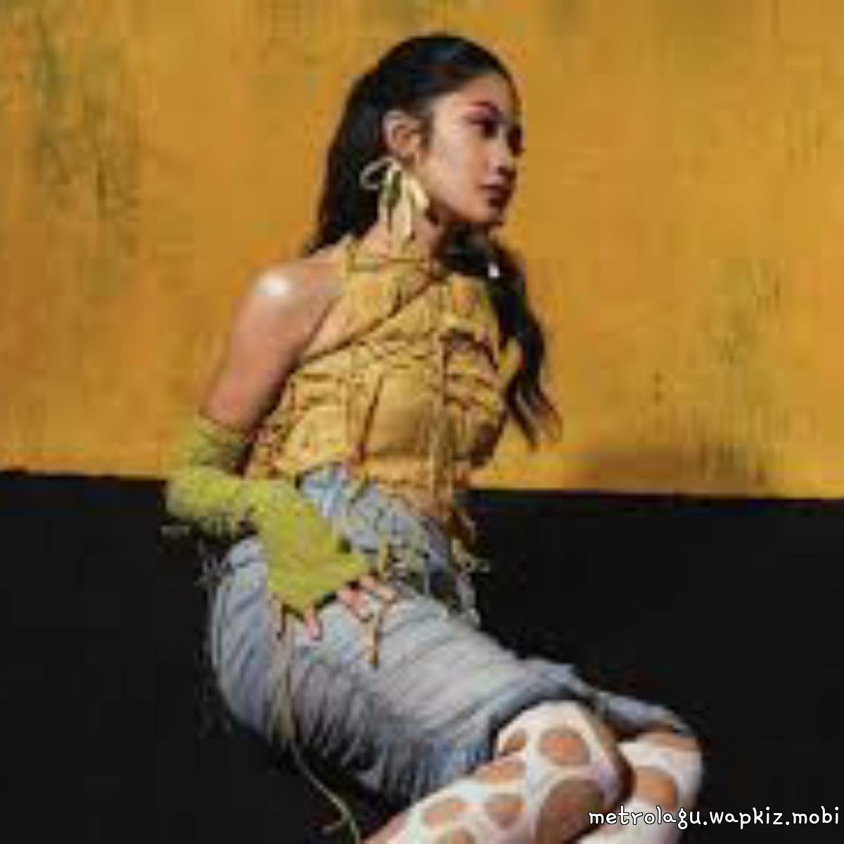 Cover Maisha Kanna - Satu Titik Dua Koma Cover album Satu Titik Dua Koma dari Maisha Kanna di Matikiri