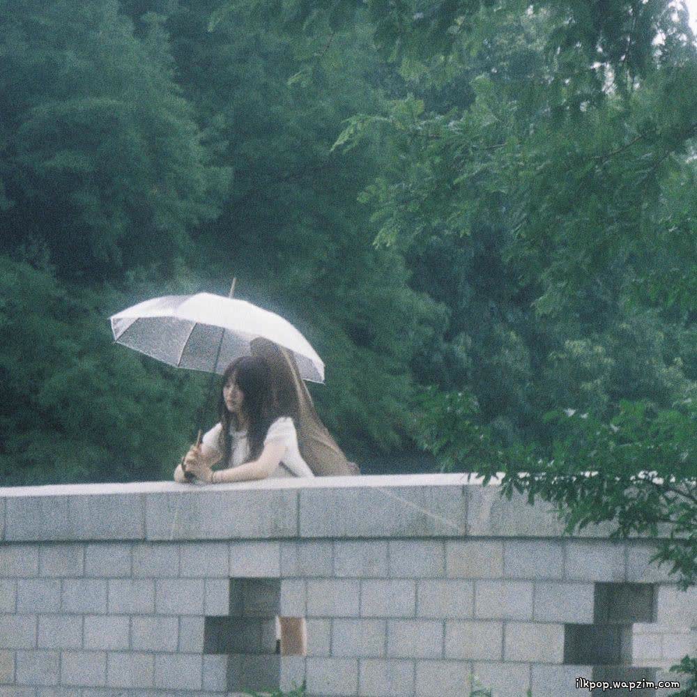 Cover album Colorless dari UHEE di Matikiri
