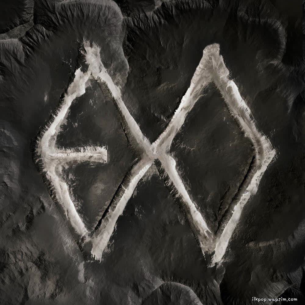 Cover EXO - Crown Cover album REVERXE - The 8th Album dari EXO di Matikiri