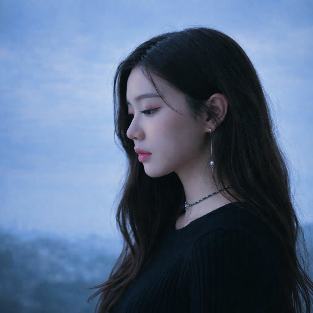 Cover album 아직,너라서 (Still, because it