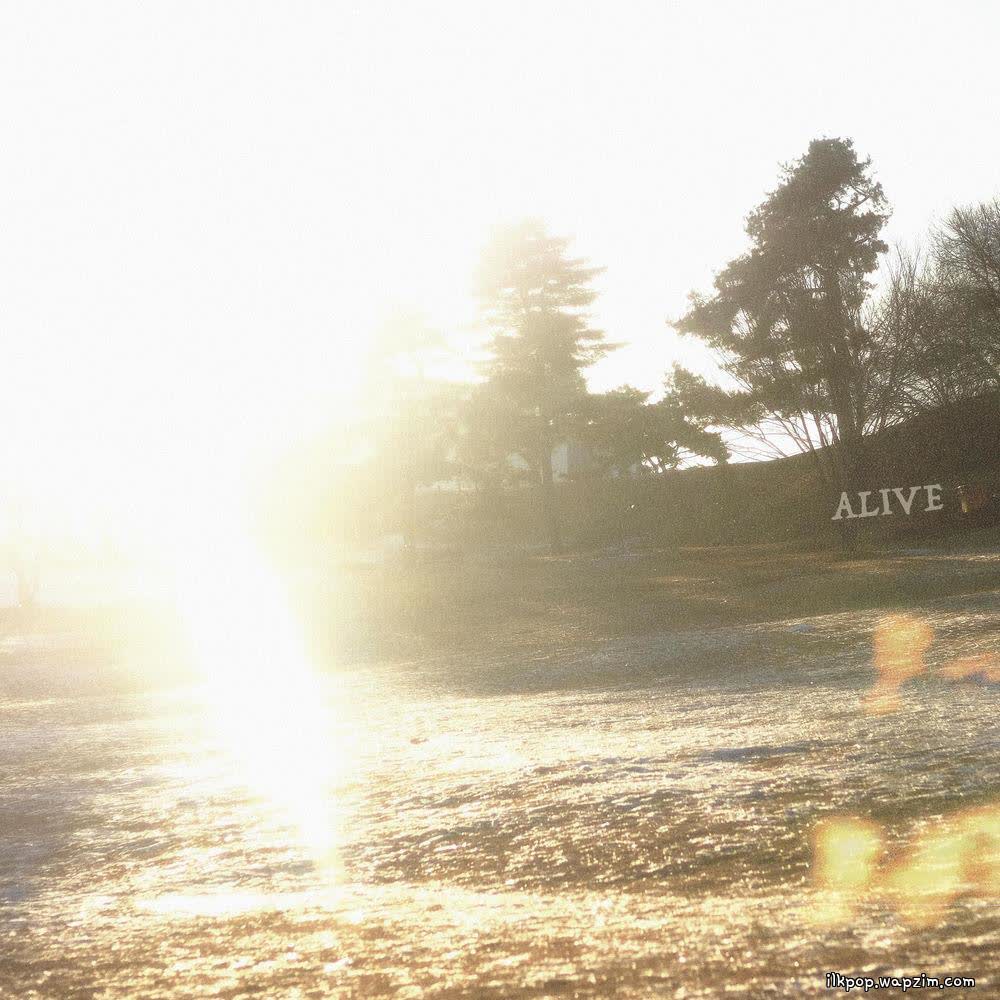 Cover JiCheon - Alive Cover album Alive dari JiCheon di Matikiri