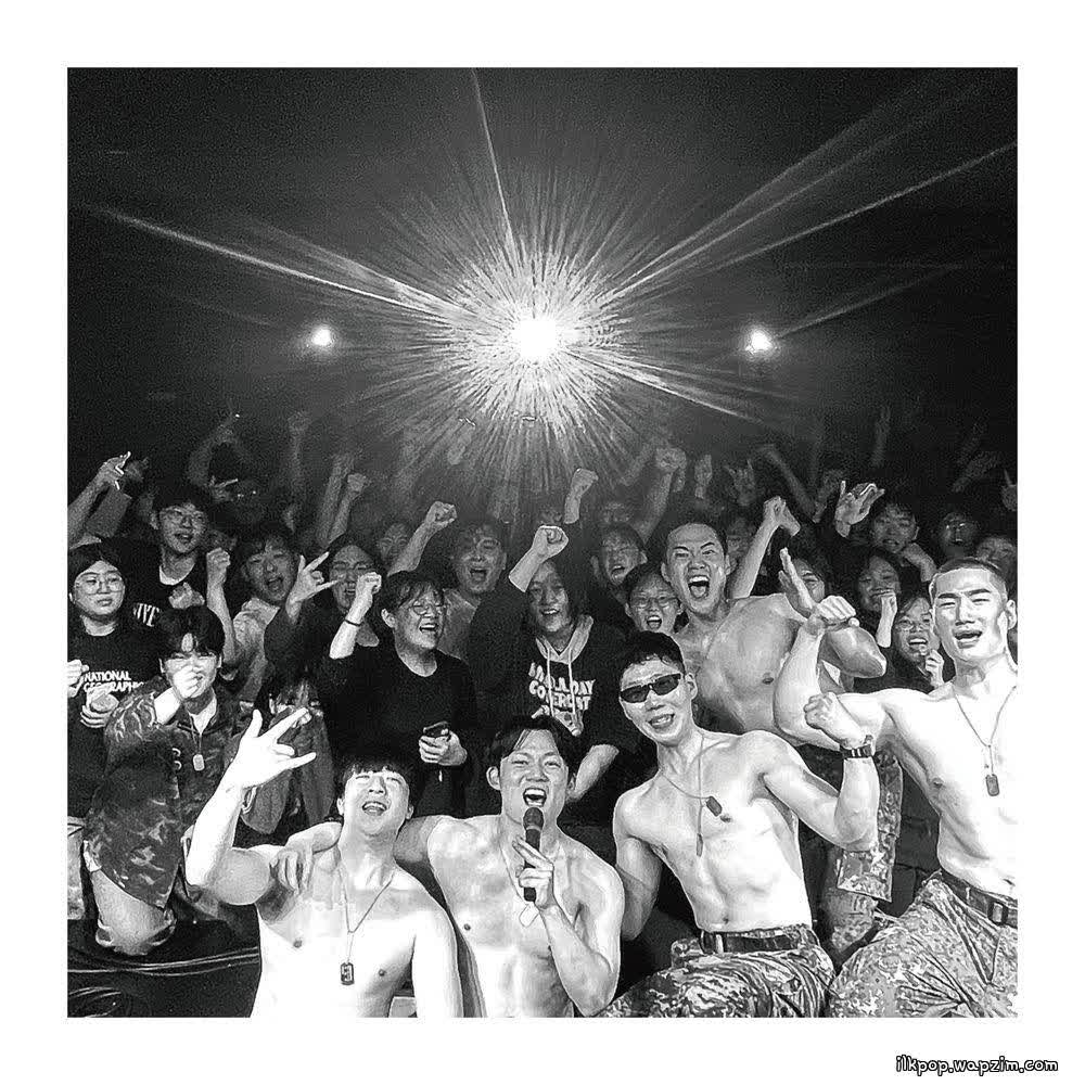 Cover album 부산불바다 (Busan Bullbada) dari 1000 Jinwoo di Matikiri