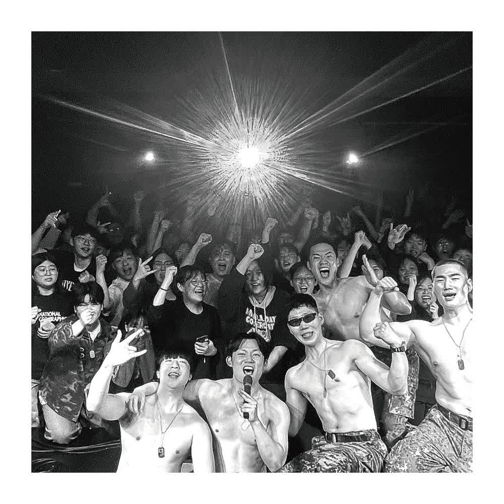Cover album 부산불바다 (Busan Bullbada) dari 1000 Jinwoo di Matikiri