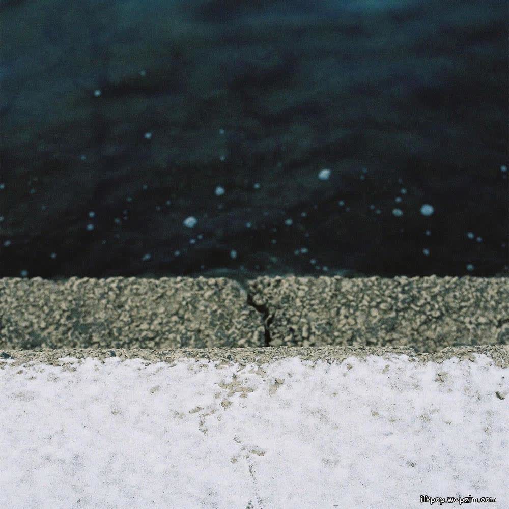 Cover Kim Seungmin & RYUL & Layone & OLNL & Cosmic Boy - 반틈 (Half of Me) Cover album 반틈 (Half of Me) dari Kim Seungmin & RYUL & Layone & OLNL & Cosmic Boy di Matikiri