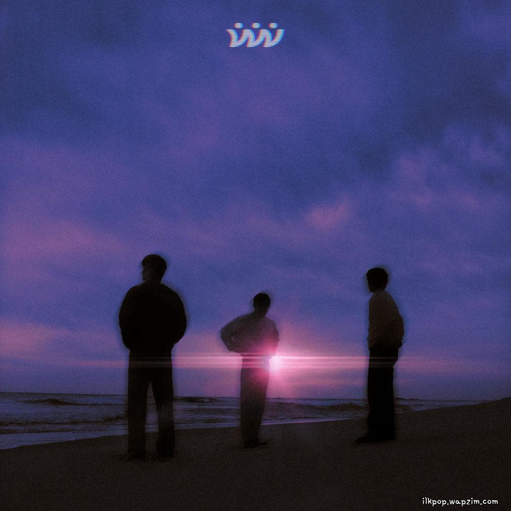 Cover album RISE dari WHILE IN A WORLD di Matikiri