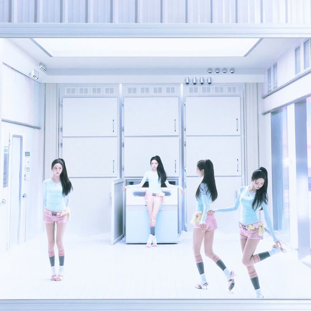 Cover YUNA (ITZY) - Ice Cream (English Ver.) Cover album Ice Cream (Remixes) dari YUNA (ITZY) di Matikiri