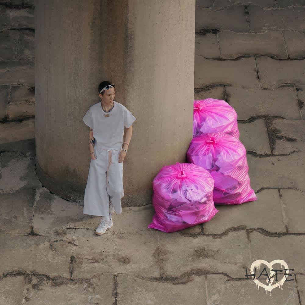 Cover album 미워 (HATE) dari BE’O di Matikiri